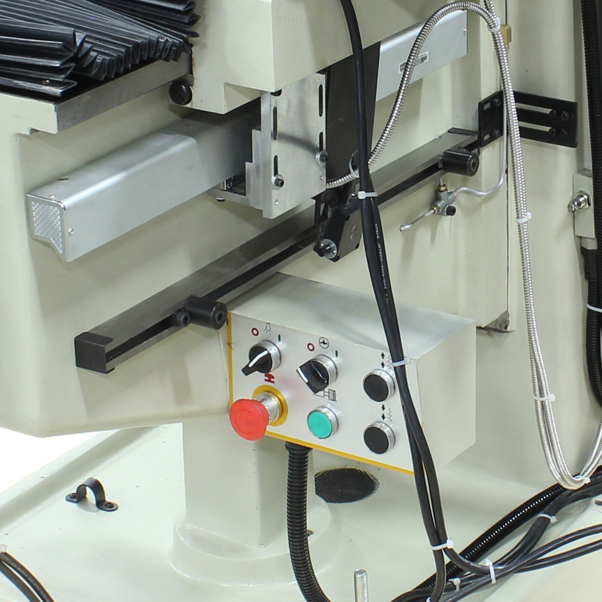 Baileigh, Milling Machine, Horsepower 3 HP, Volts 220 Model# VM-1054E-VS